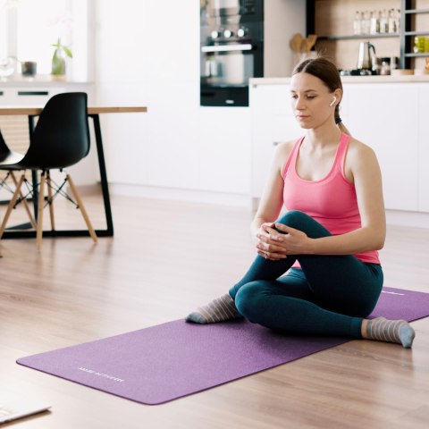 Mata gimnastyczna do ćwiczeń joga, pilates, fitness, 183x61cm, grubość 1cm, materiał NBR, fioletowa, REBEL ACTIVE Mata gimnastyczna do ćwiczeń joga, pilates, fitness, 183x61cm, grubość 1cm, materiał NBR, fioletowa, REBEL ACTIVE