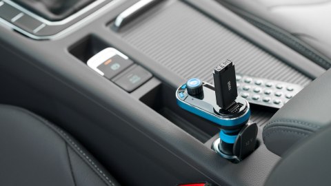 Samochodowy transmiter z funkją bluetooth (2x gniazda USB) Samochodowy transmiter z funkją bluetooth (2x gniazda USB)