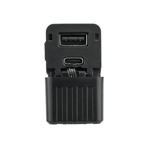 Ładowarka samochodowa USB z latarką aku DPM